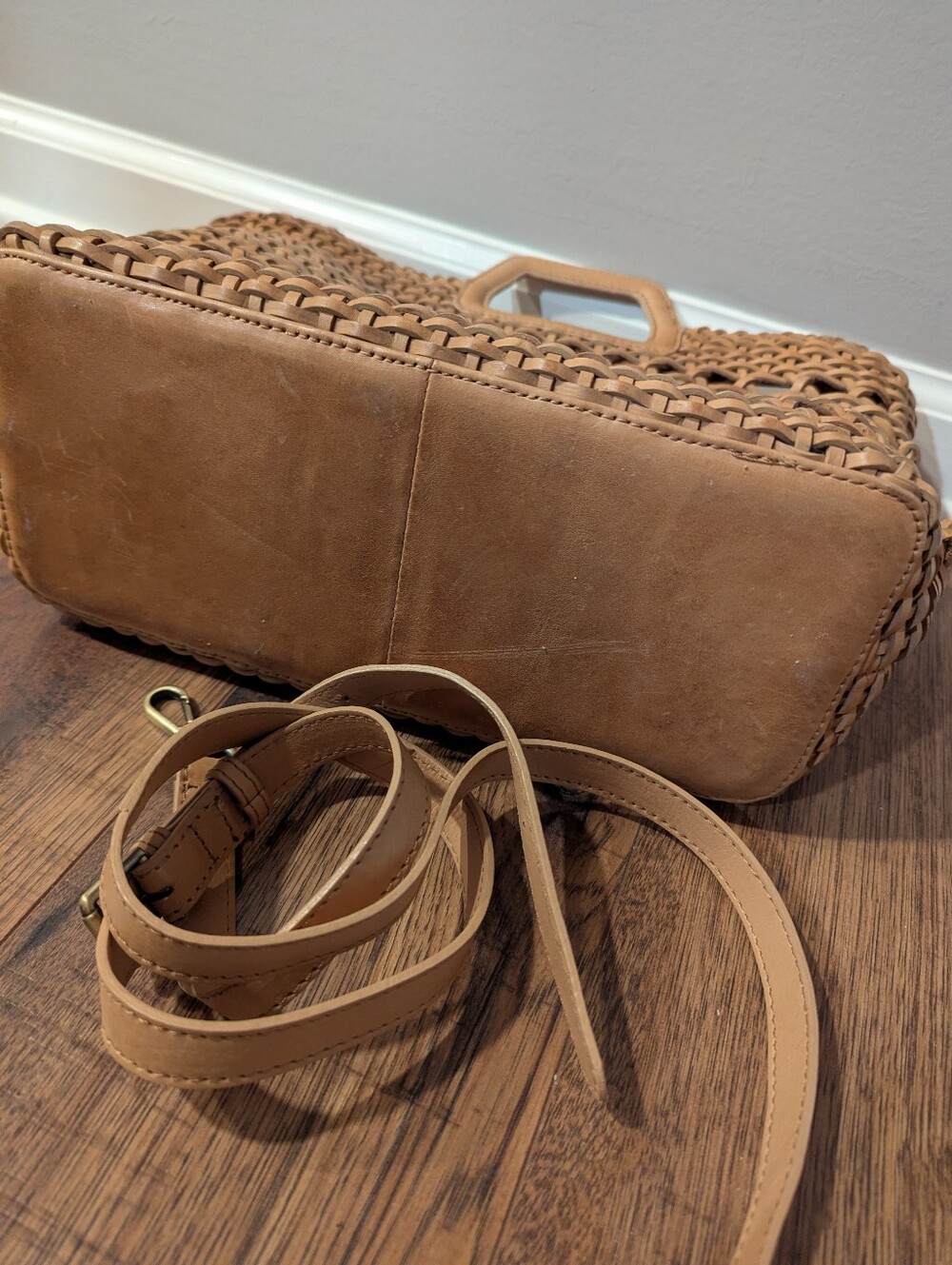 Woven Tote Bag in Light Tan - Stylish Everyday Carry - Picture 3 of 7